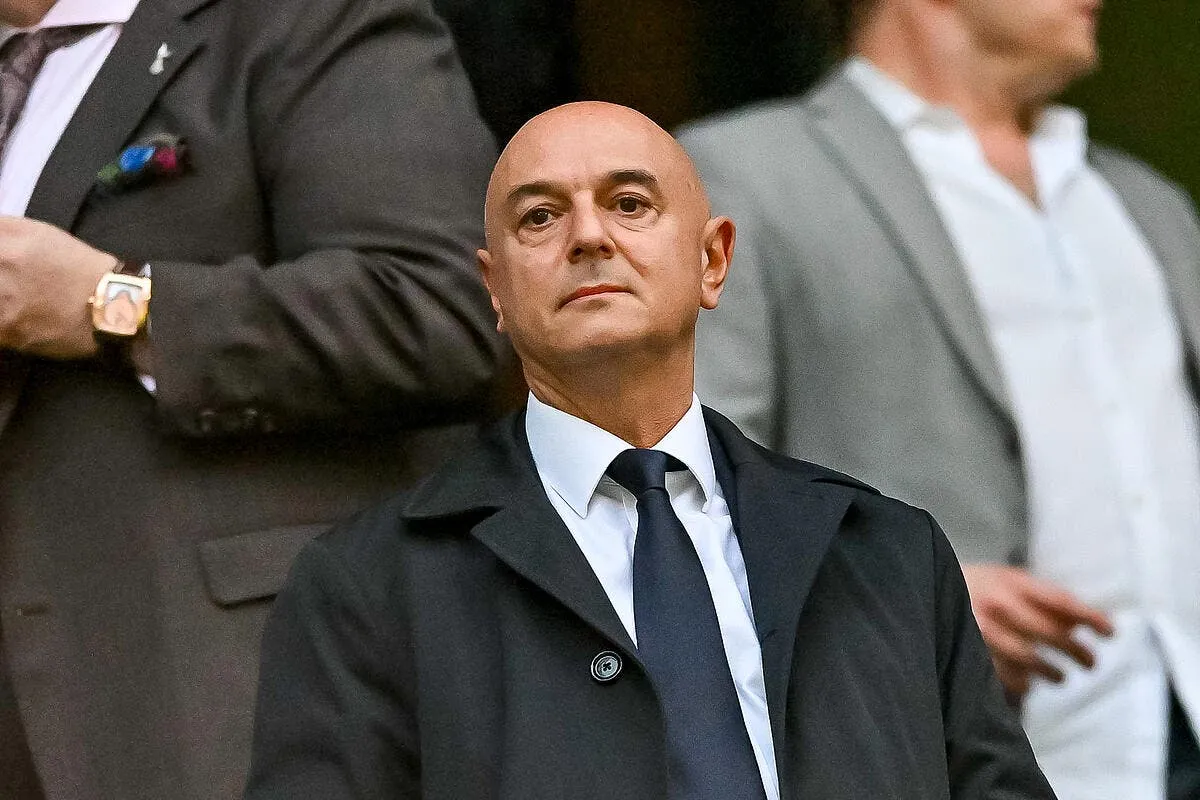 le patron de tottenham prend la porte le qatar accuse levy 1 398444