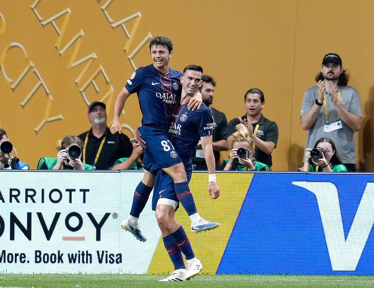 le psg a mis 60 millions d euros les yeux fermes iconsport 263312 0141 395021