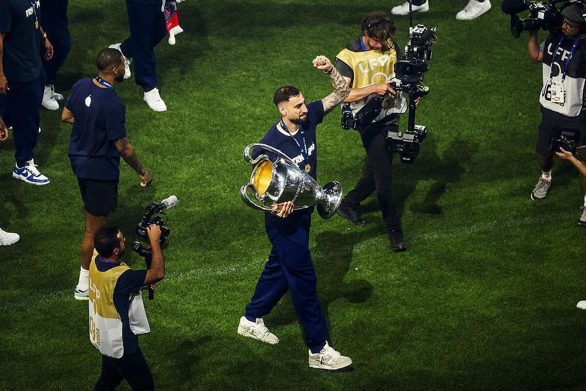 le psg met donnarumma en vente iconsport 261501 0379 393805