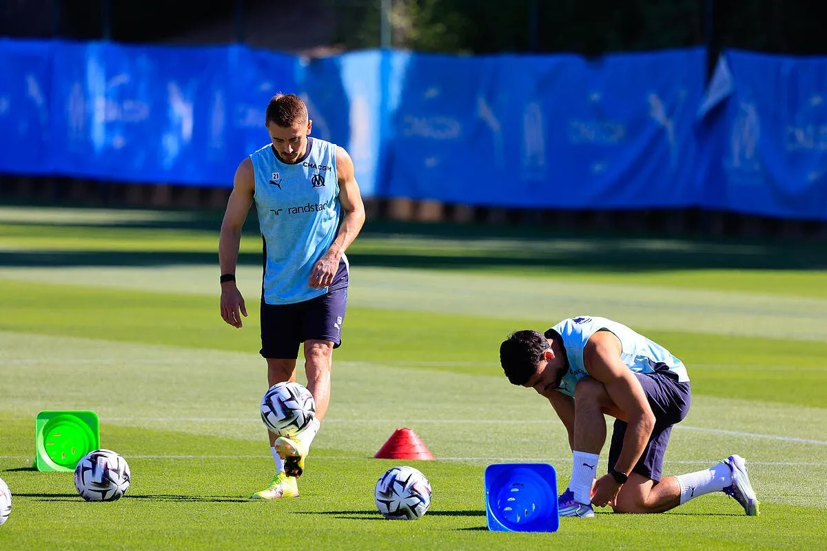 les supporters rennais heureux de voir rongier arriver iconsport 264574 0049 396067