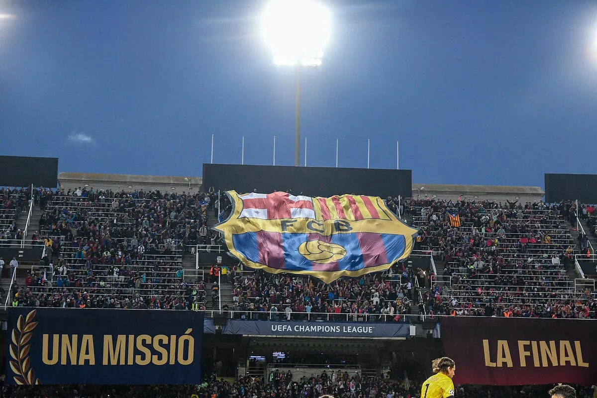 liga une voiture fonce dans la foule le derby de barcelone vire au drame iconsport 259036 0160 392797