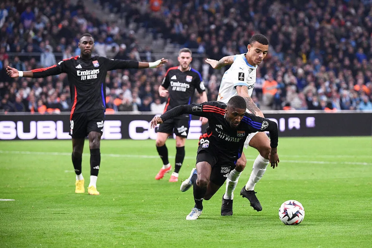 manchester united regarde plus a l om qu a l ol iconsport 251247 0248 390340