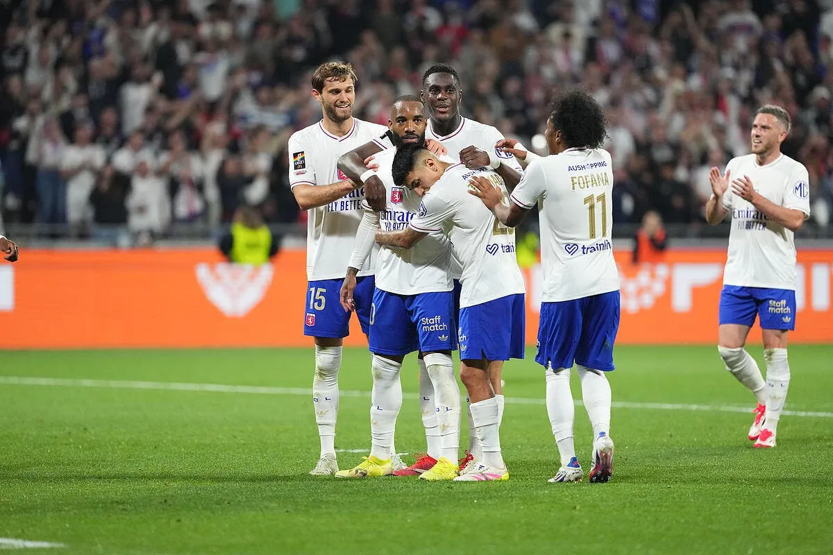 ol les joueurs lyonnais convoques iconsport 260409 0114 395213