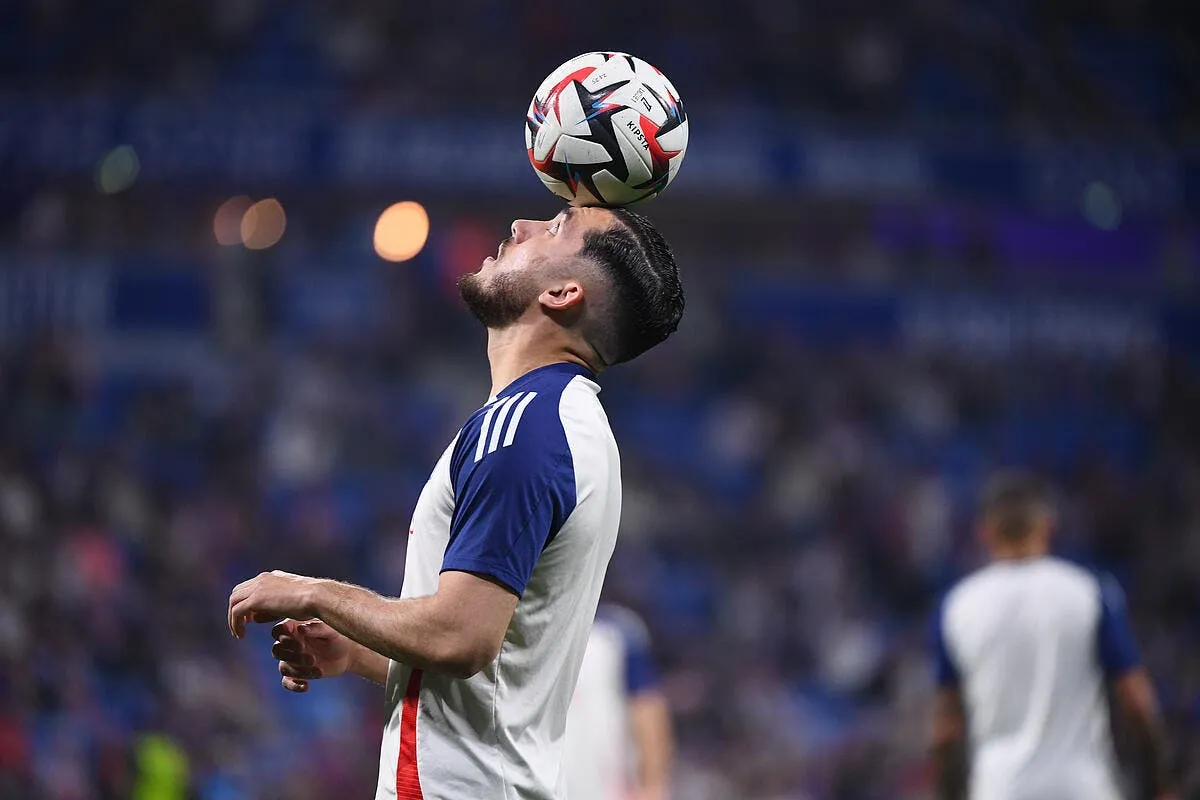 ol rayan cherki manchester united abuse iconsport 256763 0516 390954