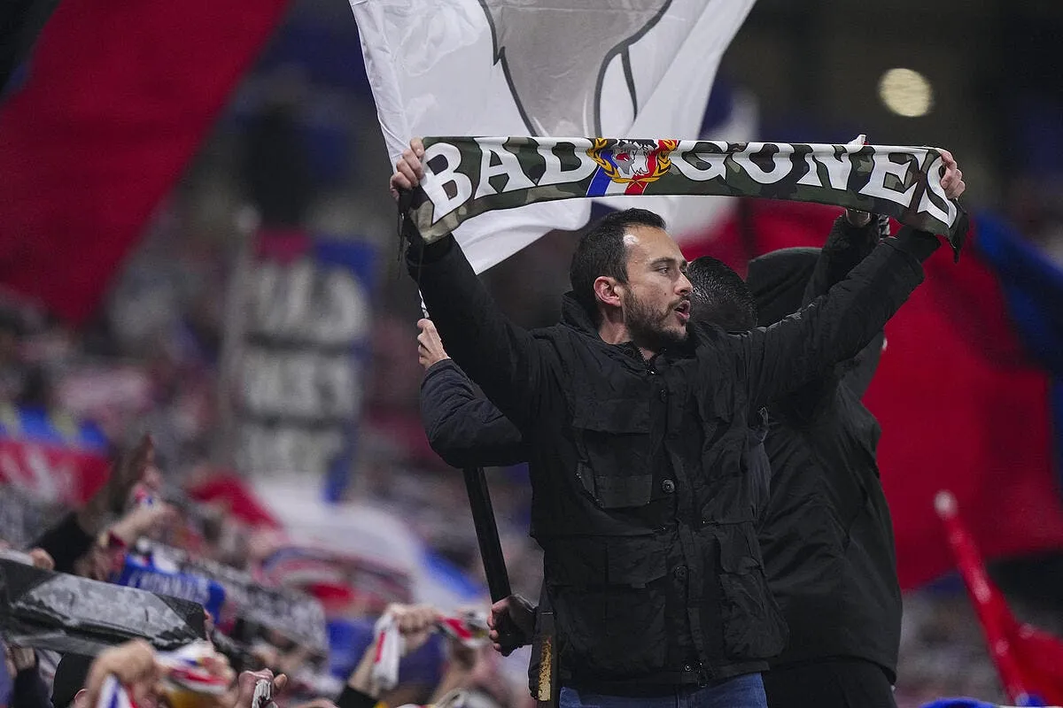 ol un millier de manifestants reunis contre textor iconsport 254695 0145 394909