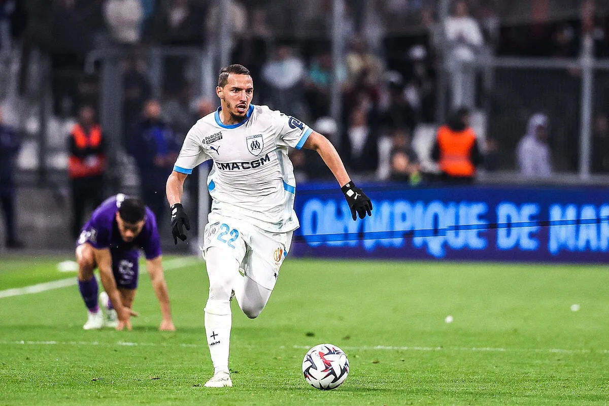 om bennacer fait un grand appel du pied a marseille iconsport 256887 0460 396695