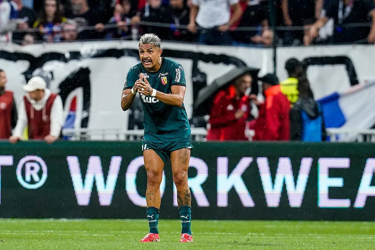 om un probleme au genou pour facundo medina iconsport 259380 0268 394842