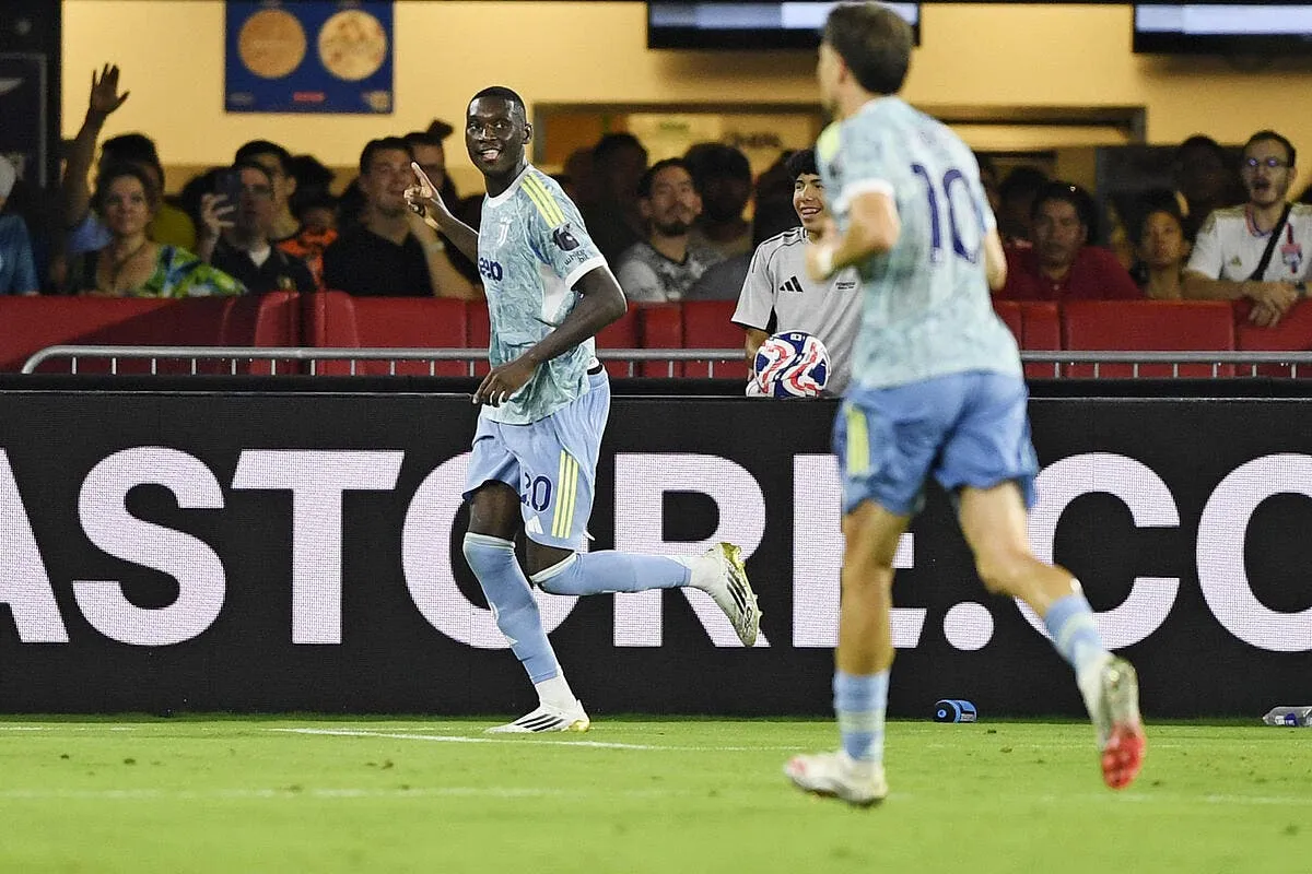 tout le monde veut kolo muani le psg hallucine kolo muani 16 395945