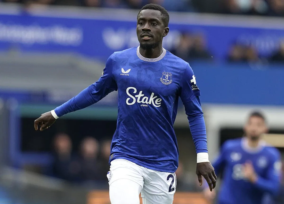 un rebondissement prive le paris fc d un gros coup gueye 8 393431