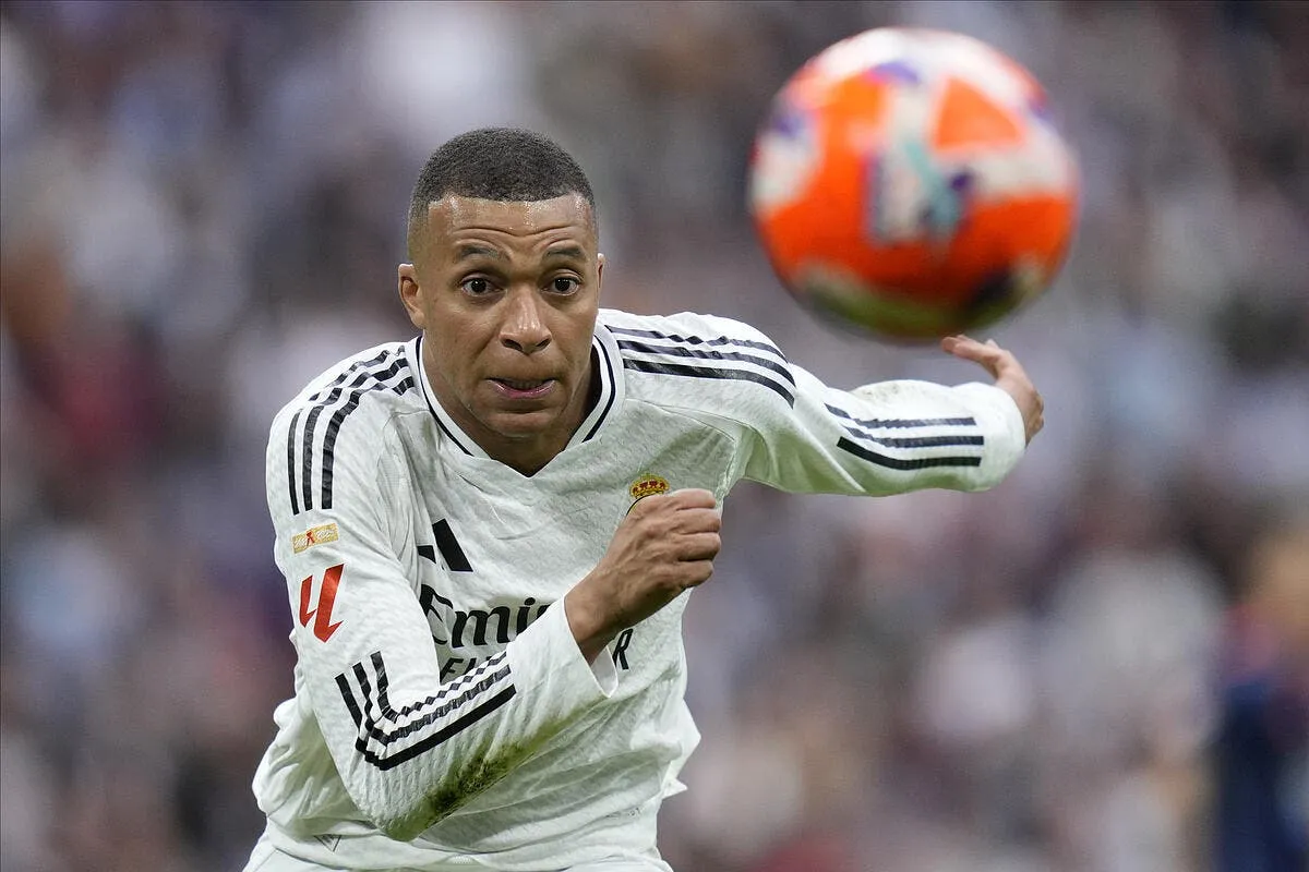 video le but splendide kylian mbappe iconsport 259381 0029 392253