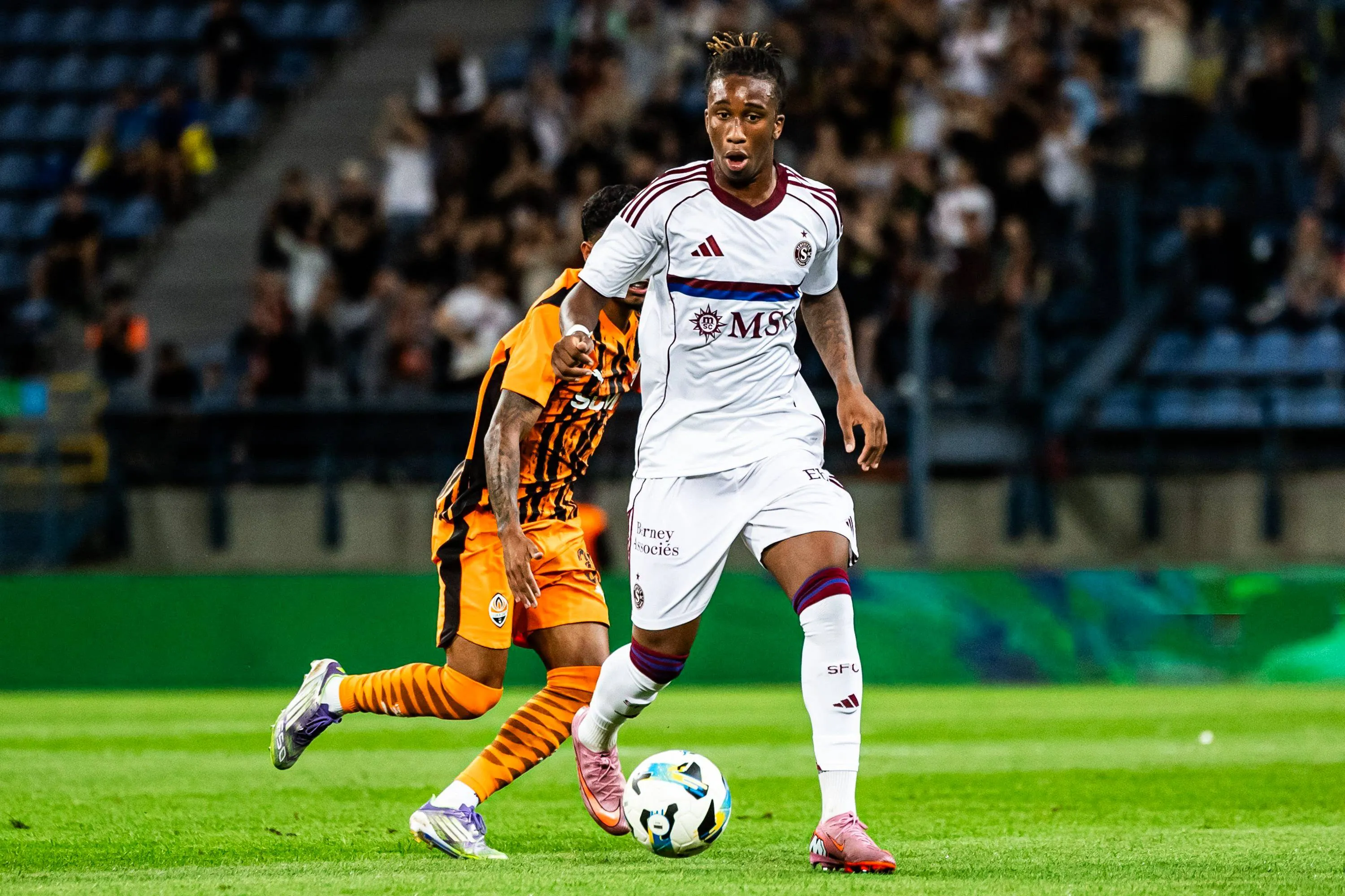 ICONSPORT_267338_0022