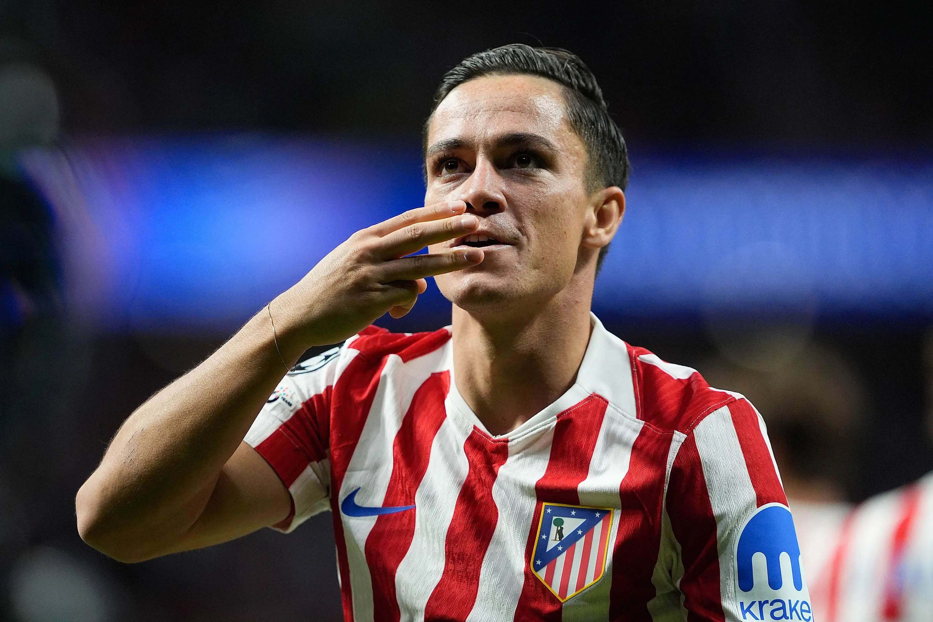 ICONSPORT_272435_0129