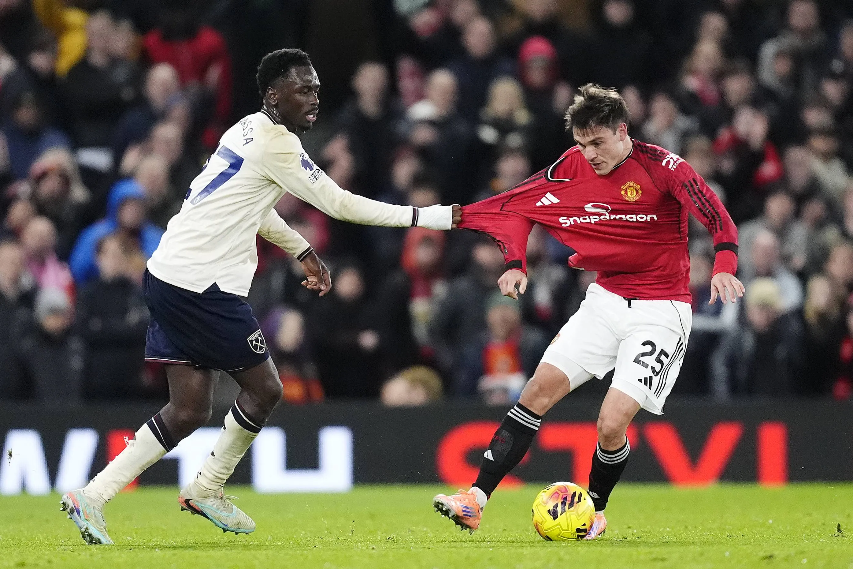 ICONSPORT_278925_0131