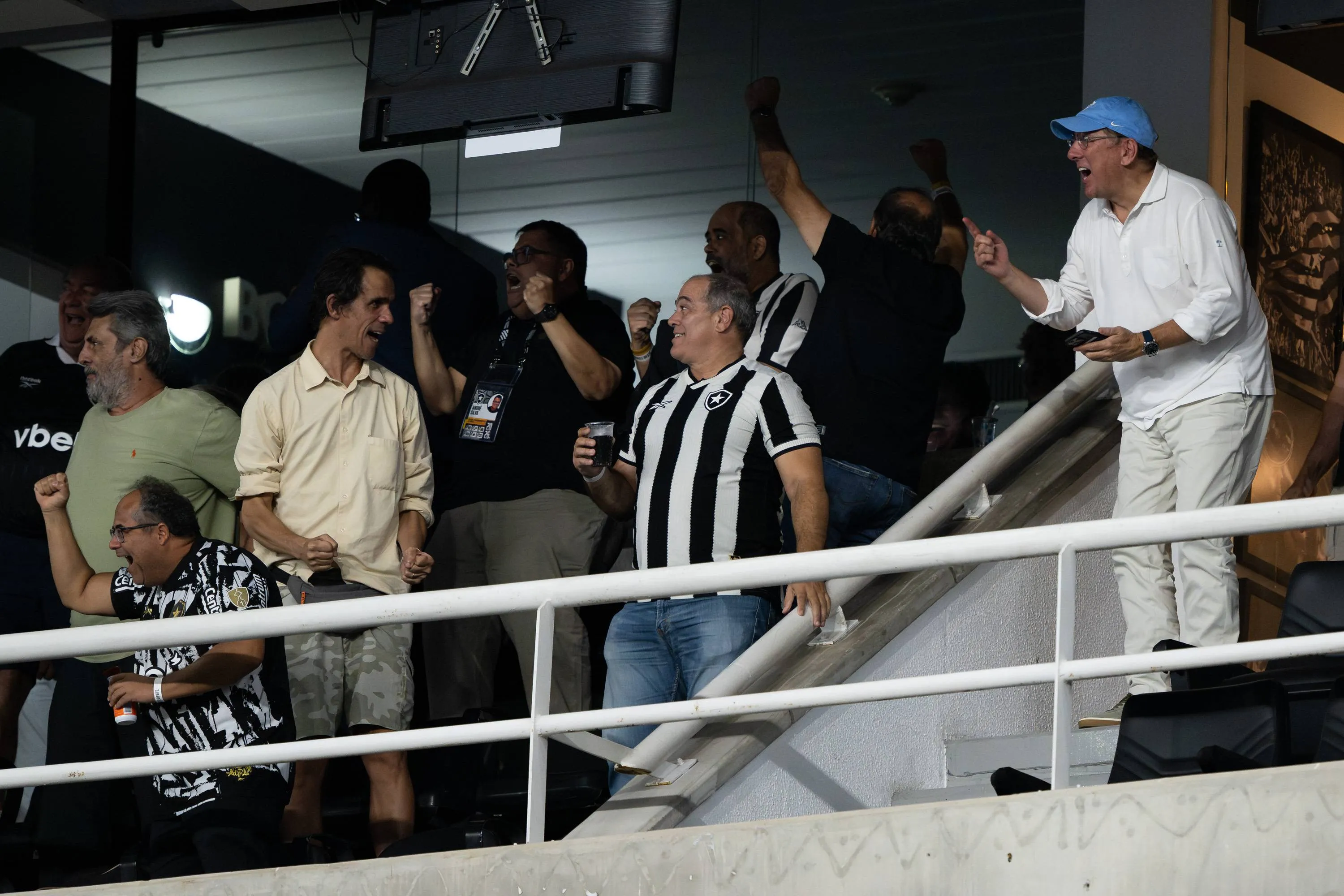 ICONSPORT_283704_0094