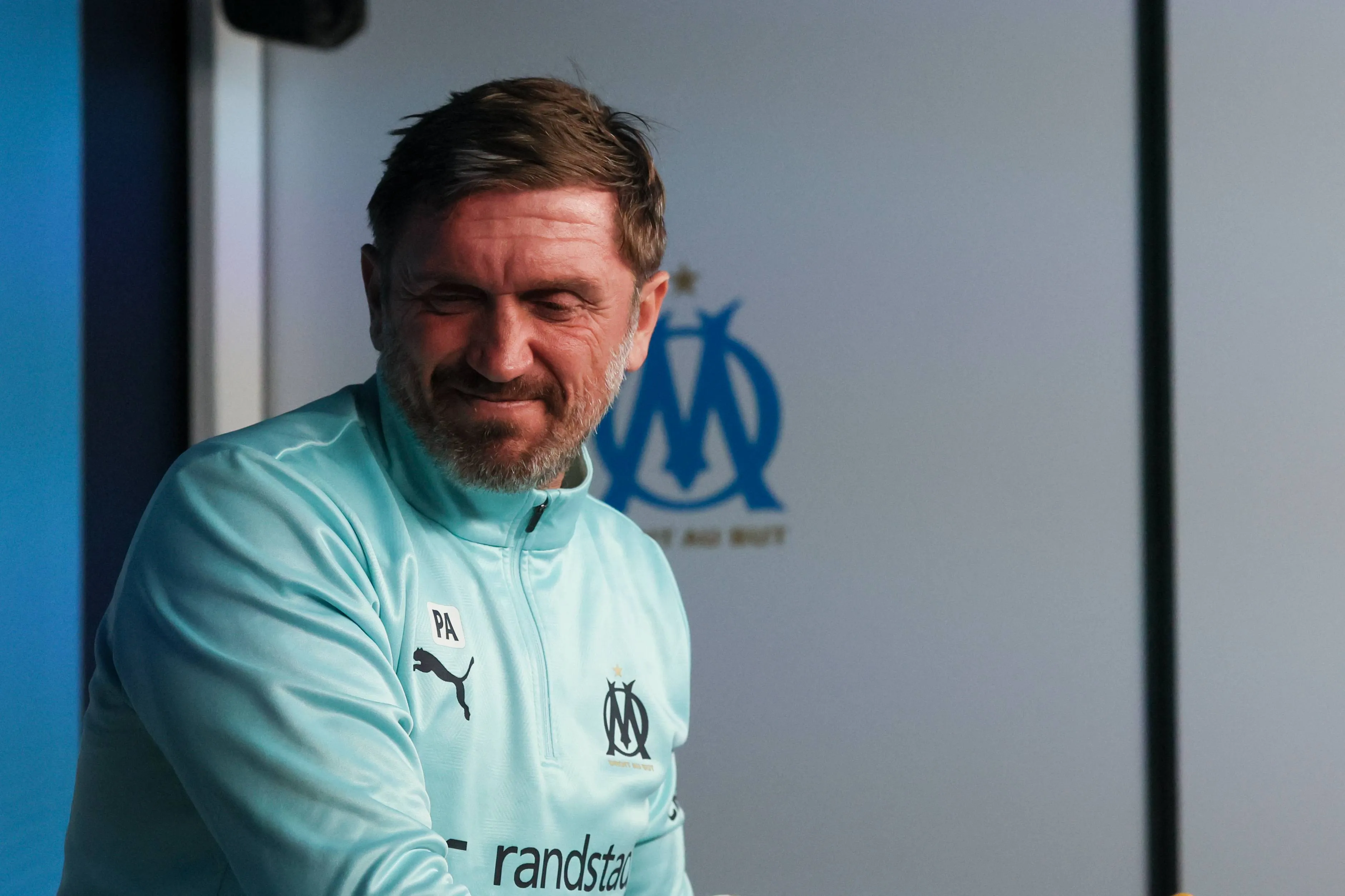 ICONSPORT_334081_0043