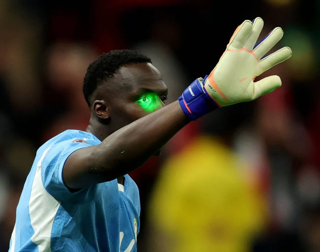 ICONSPORT_282766_0124