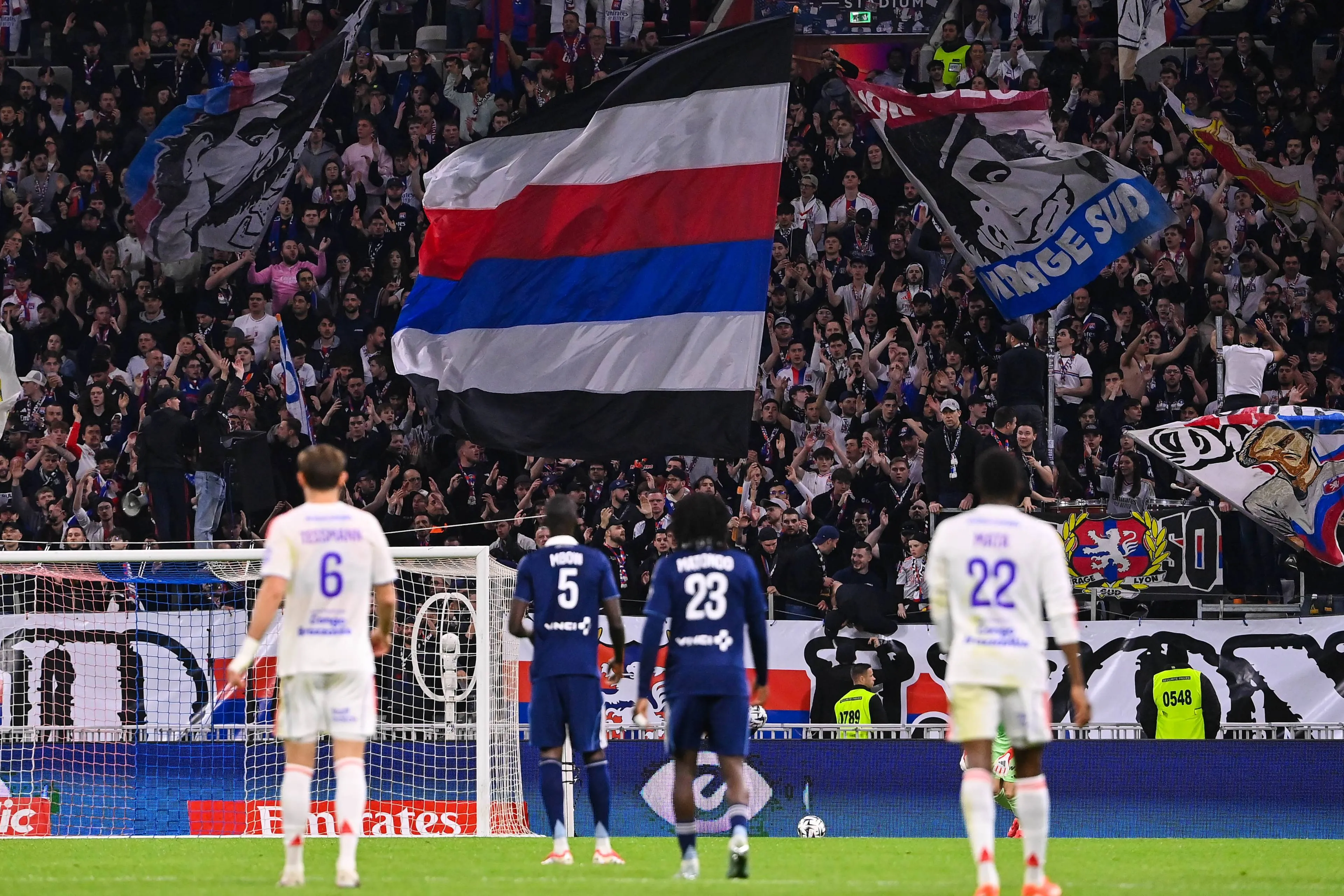 ICONSPORT_361382_0307