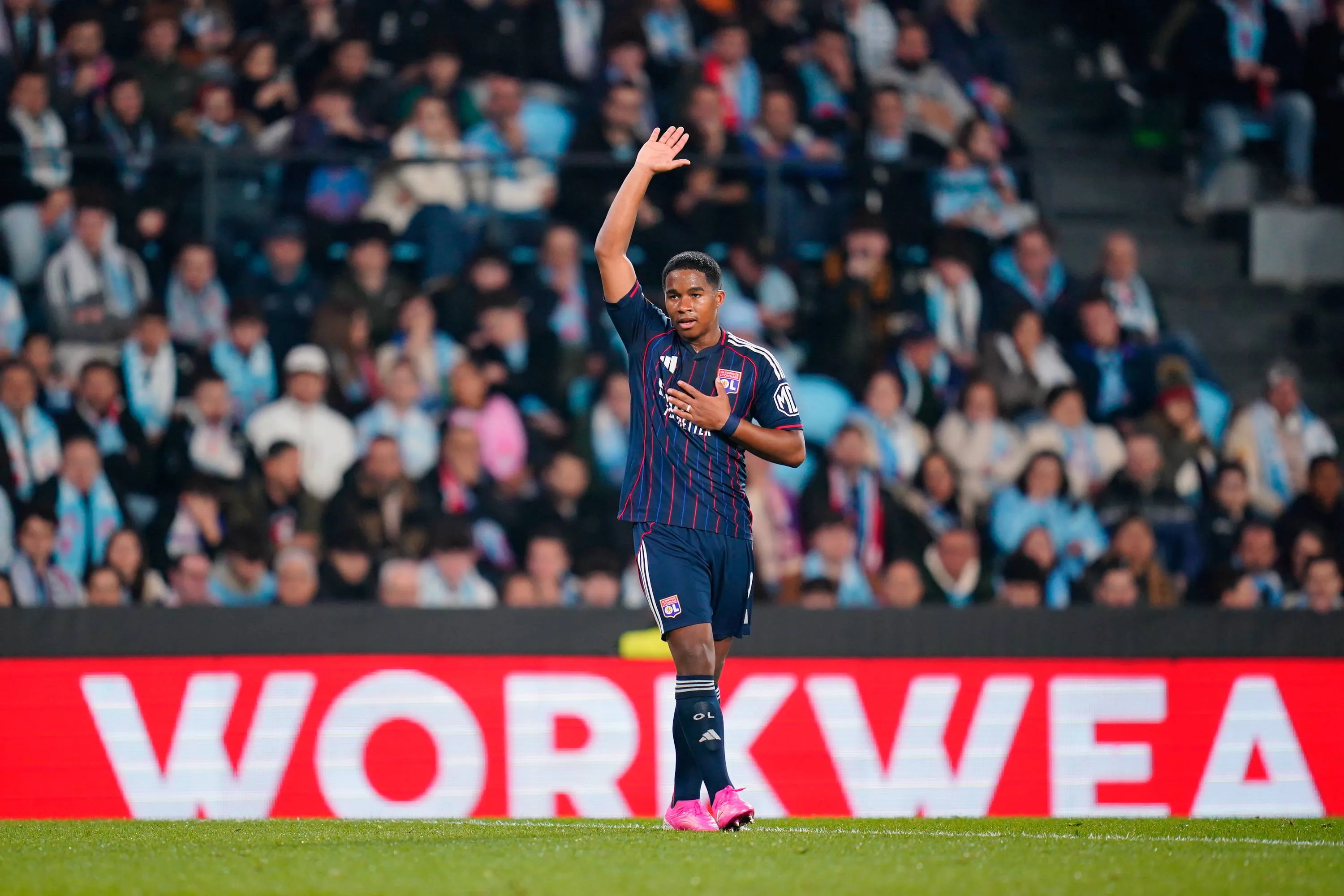 ICONSPORT_361725_0056