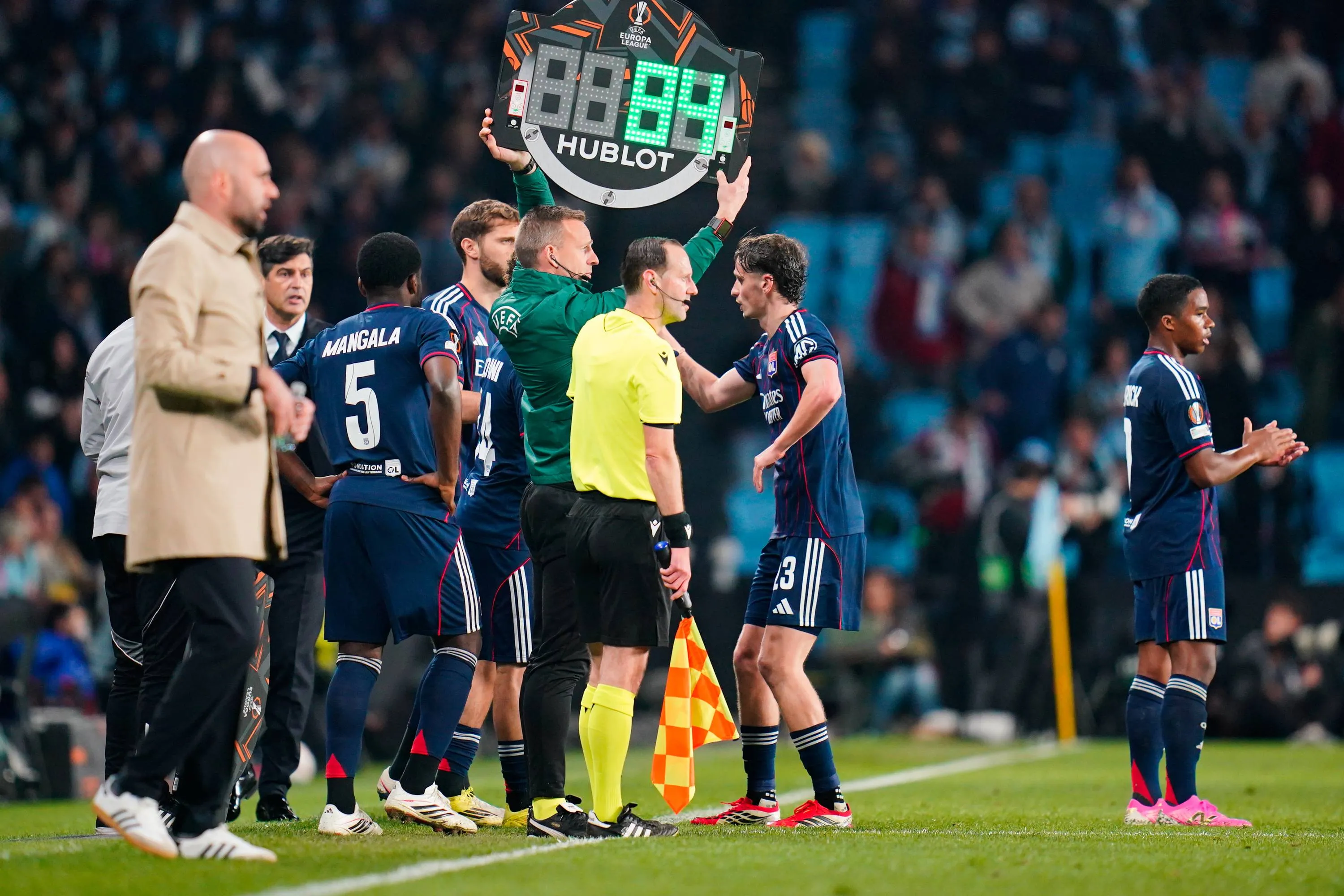 ICONSPORT_361725_0209