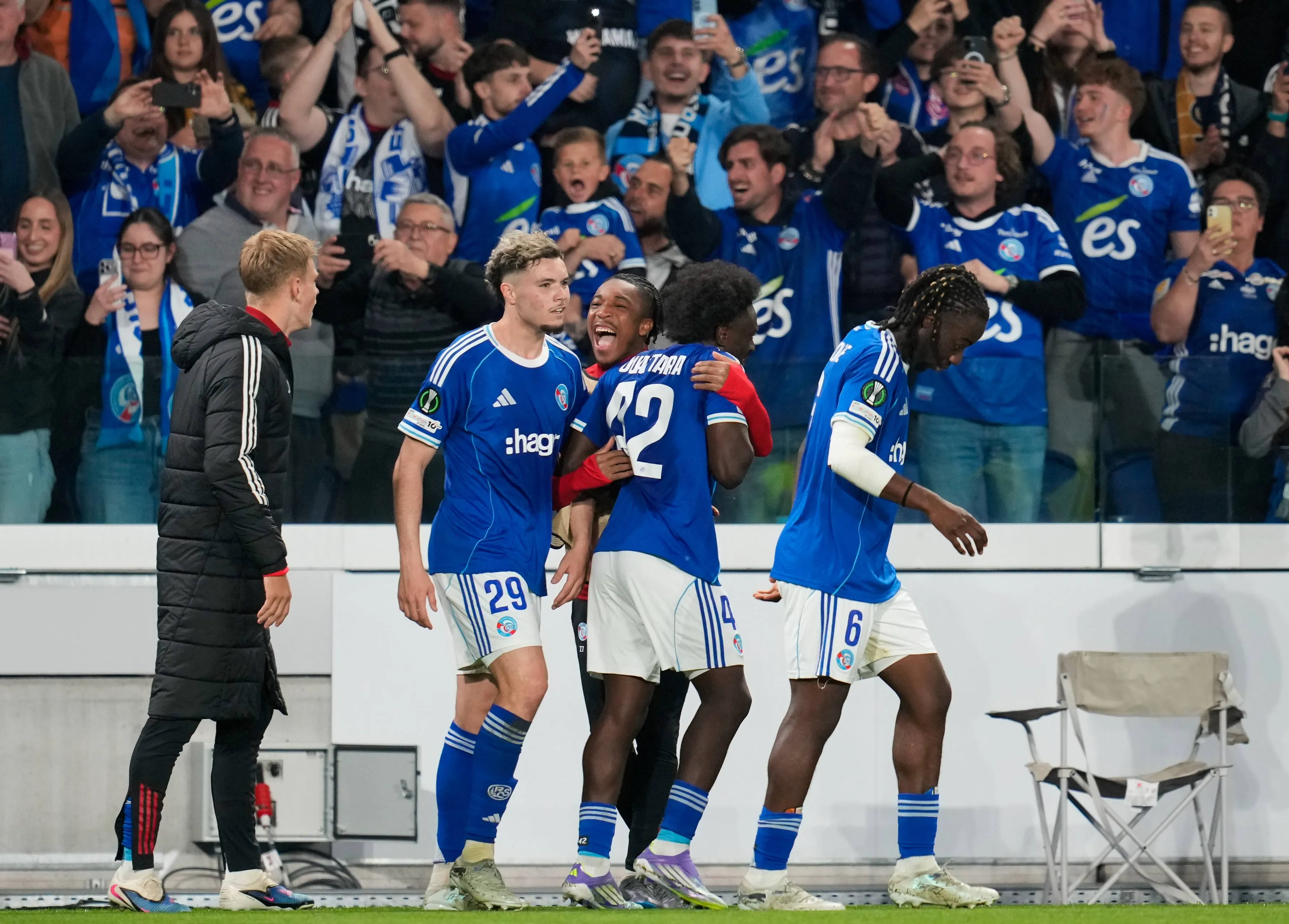 ICONSPORT_364422_0281