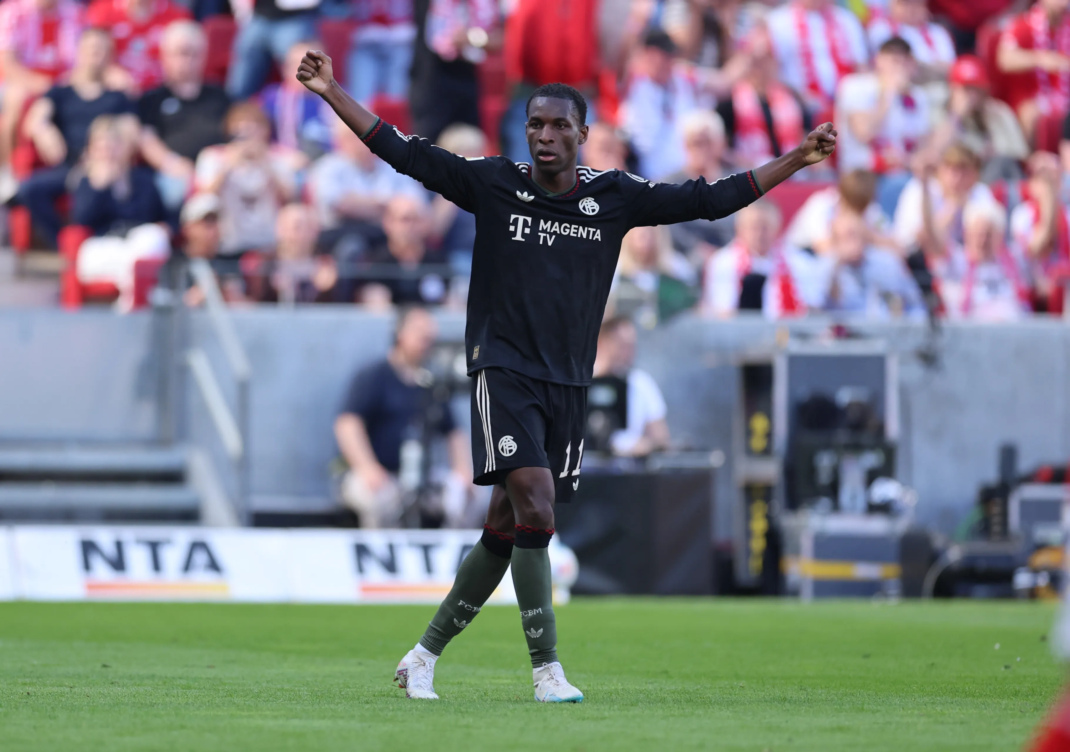 ICONSPORT_365063_0097