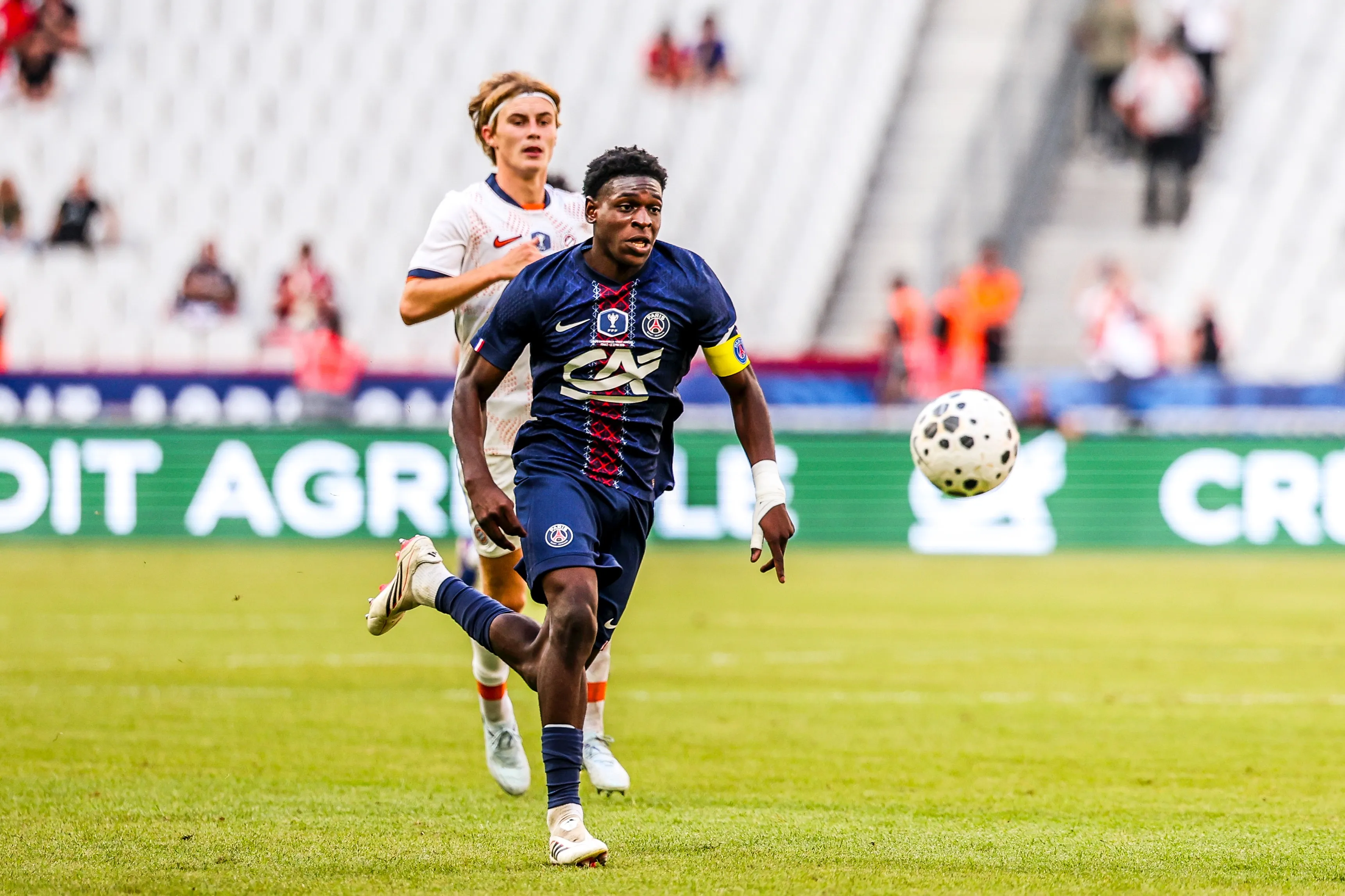 ICONSPORT_367349_0205