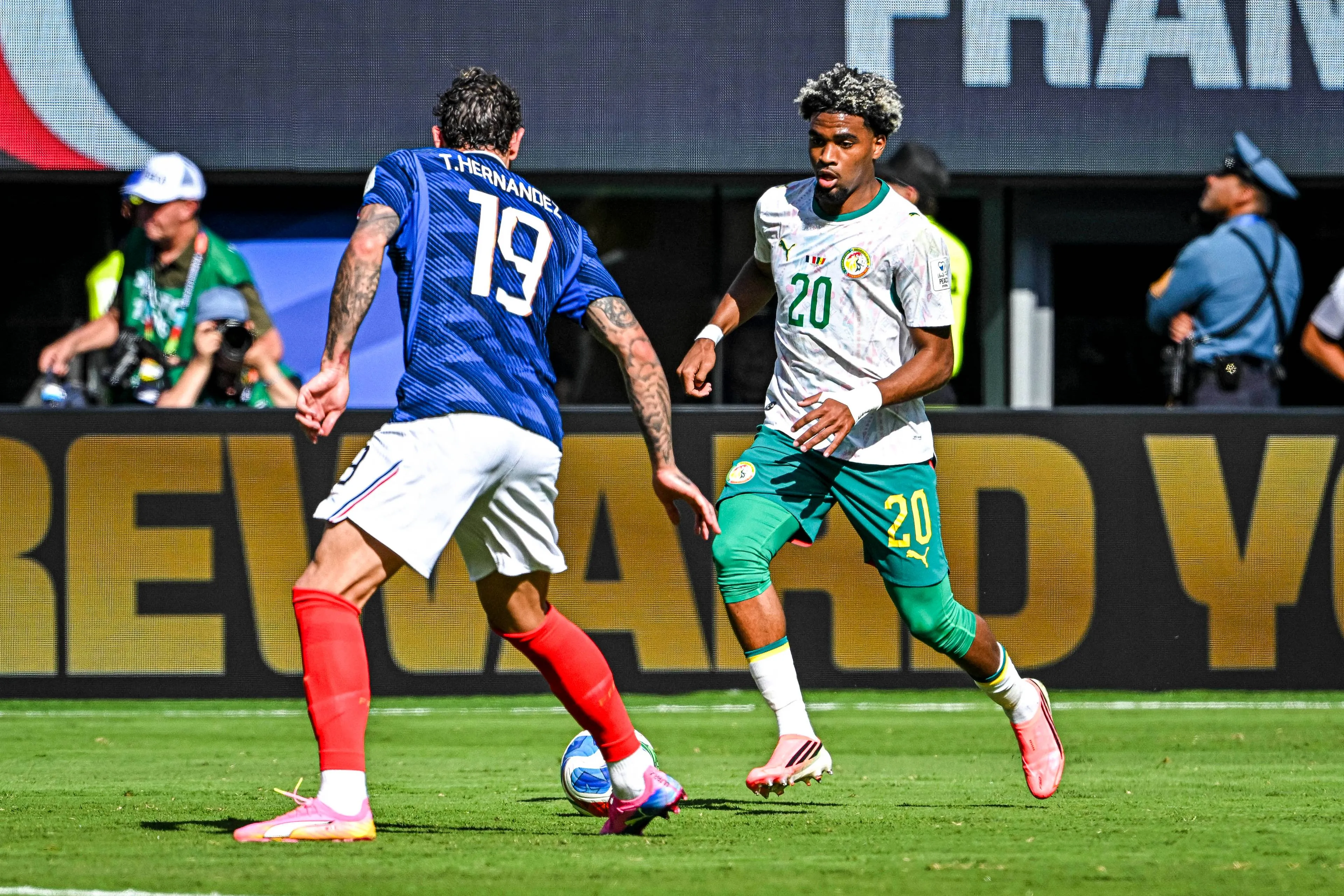 ICONSPORT_368404_1544