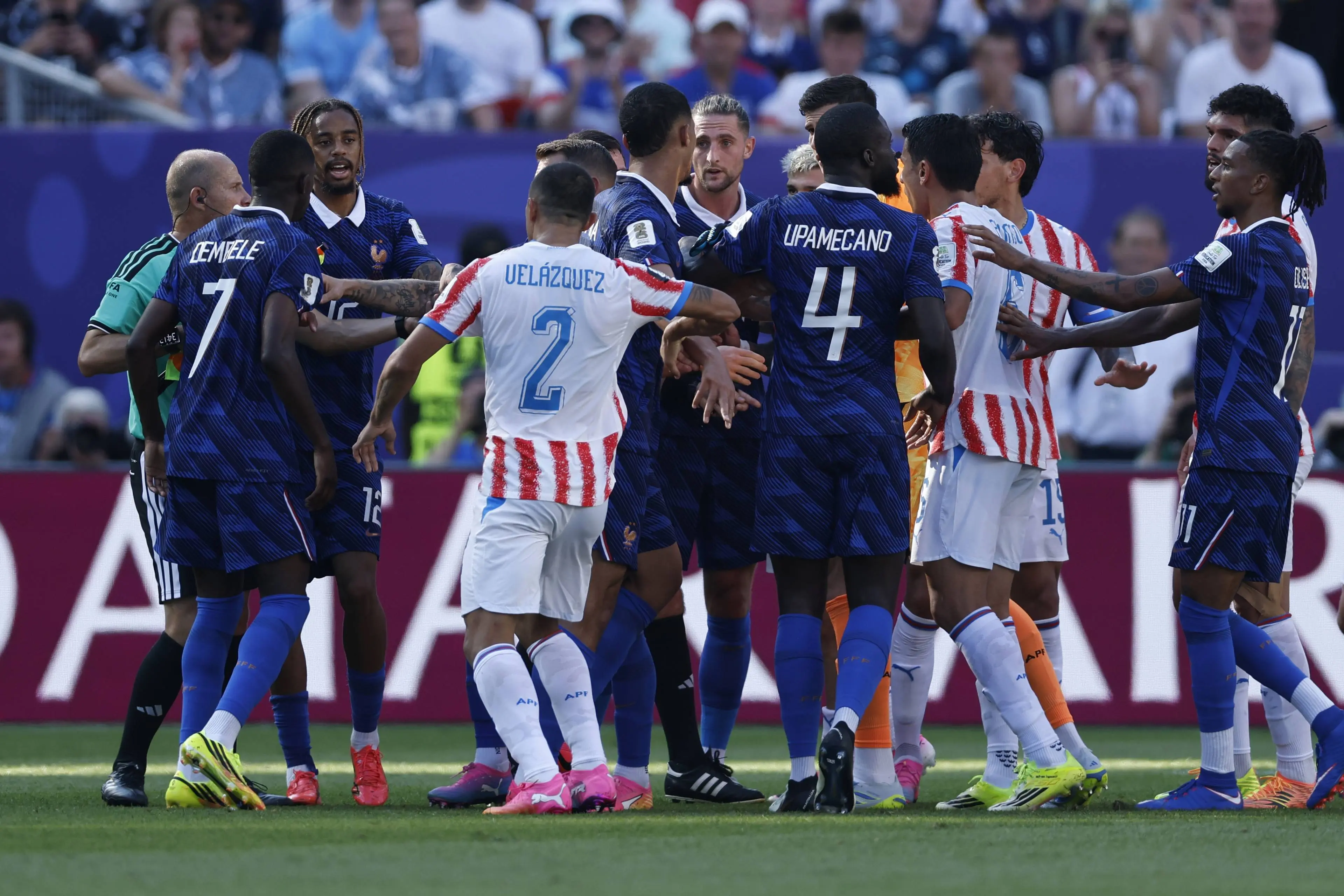 France-Paraguay : L’agression impunie sur Mbappé fait hurler