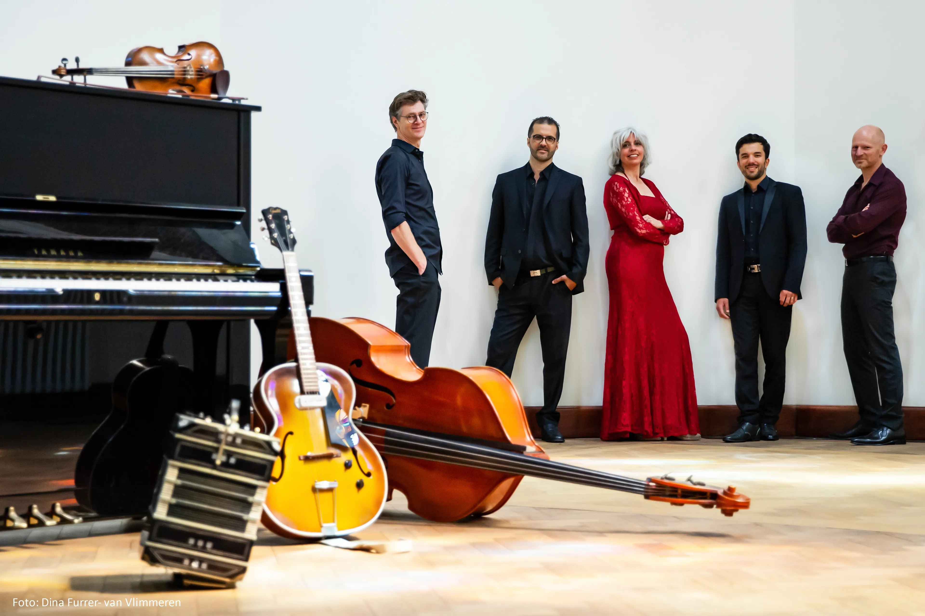 grupo del sur 191 bewerkt met naam wit