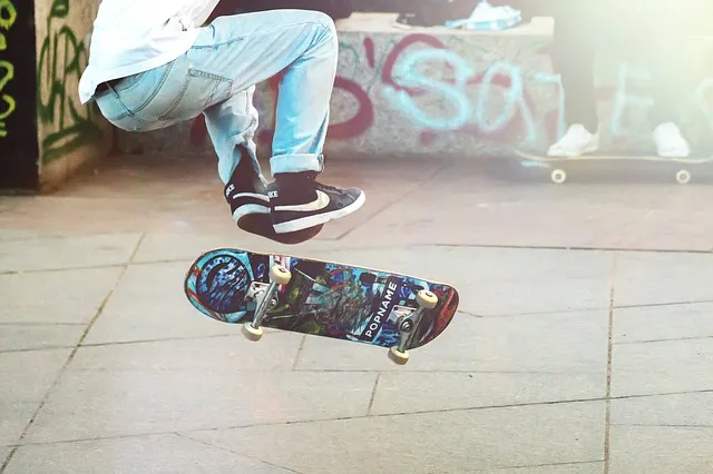 skateboarder 2373728 640