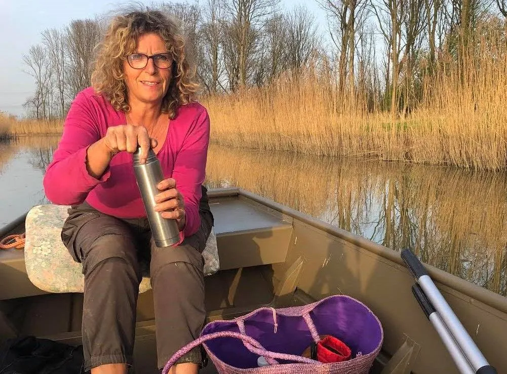 joke de vlieger in bootje in het boomgat foto wiggele de haas