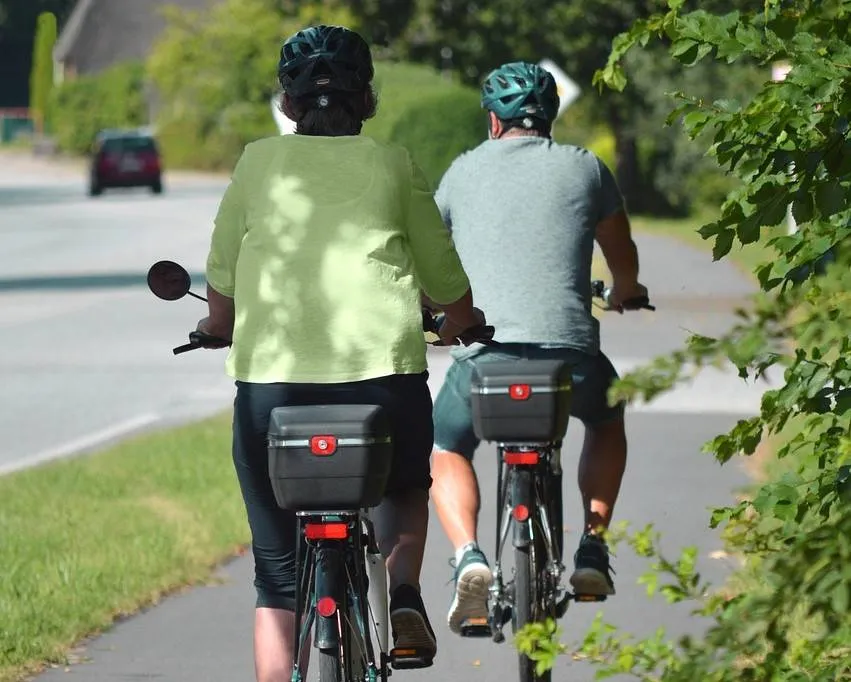 cycling tour 7454752 1280