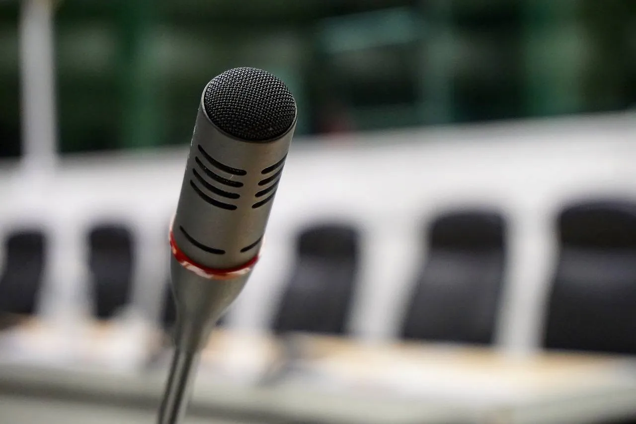 microphone 704257 1280