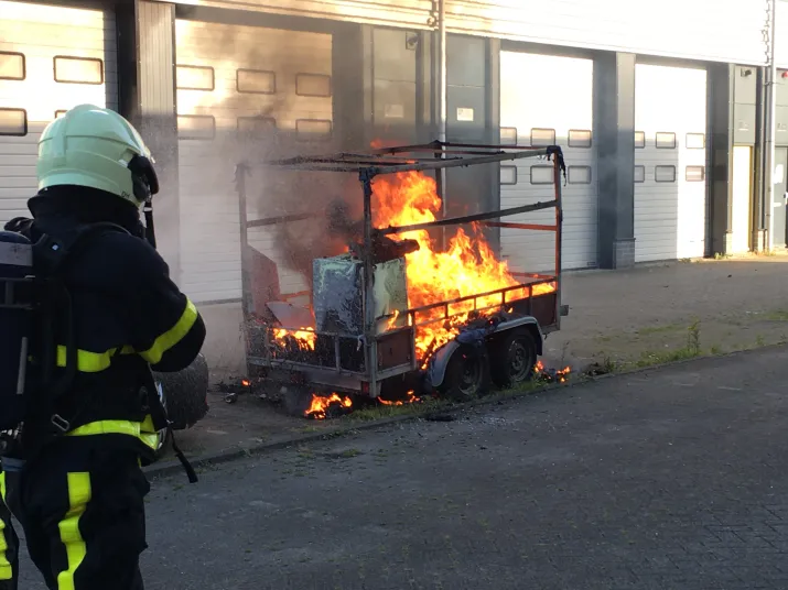 aanhanger in brand kempenbaan rijen 715