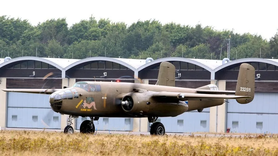 b25