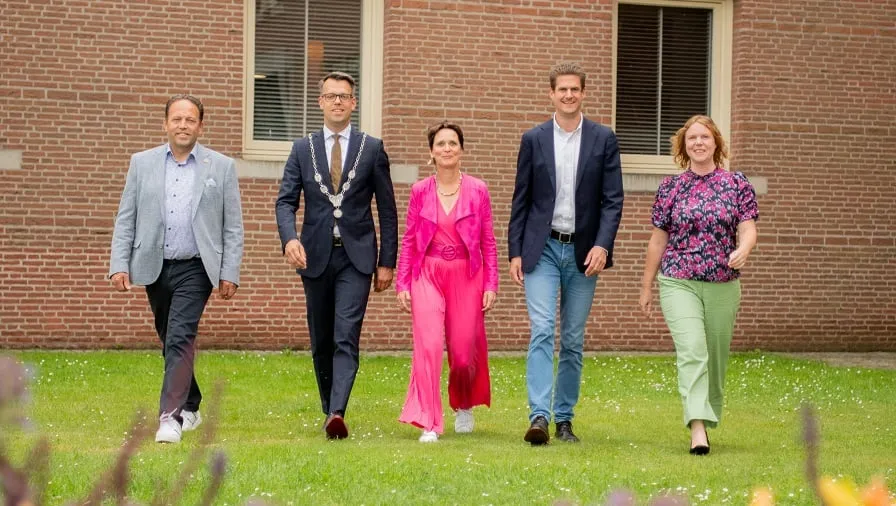 collegejuni22 116461