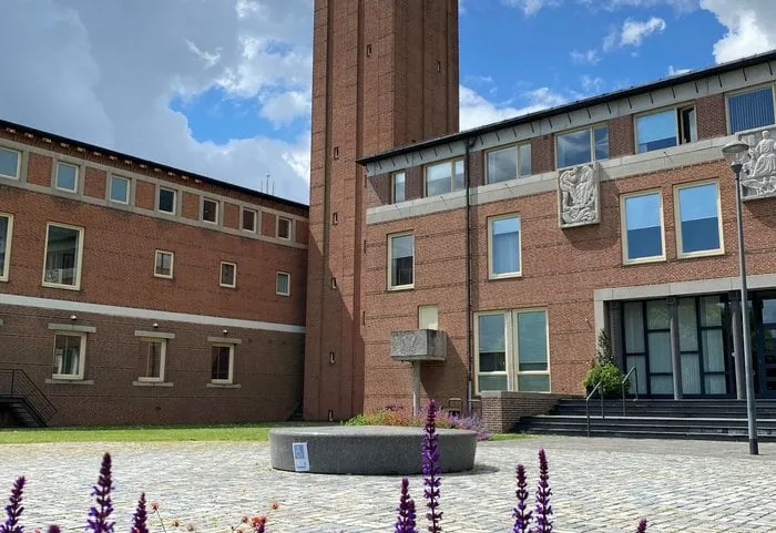 csm rijen gemeentehuis aanzicht klokkentoren en voorzijde c5053a7f96