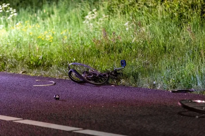 fietser aangereden op sneweg 4