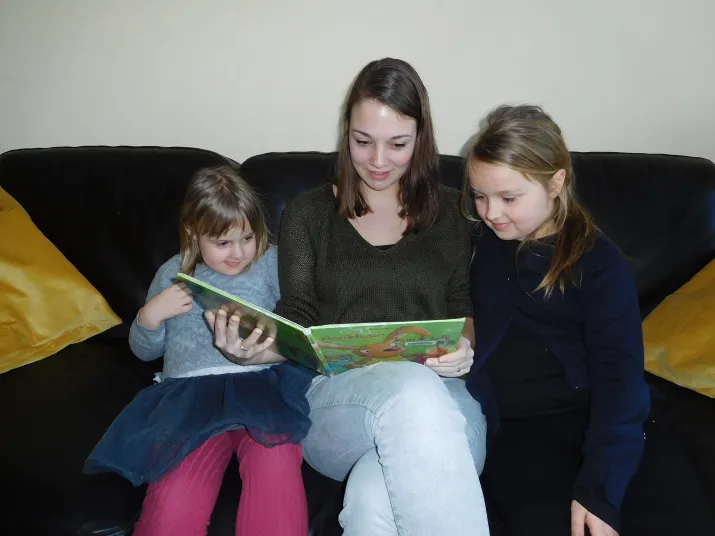 gilzerijen leest voor