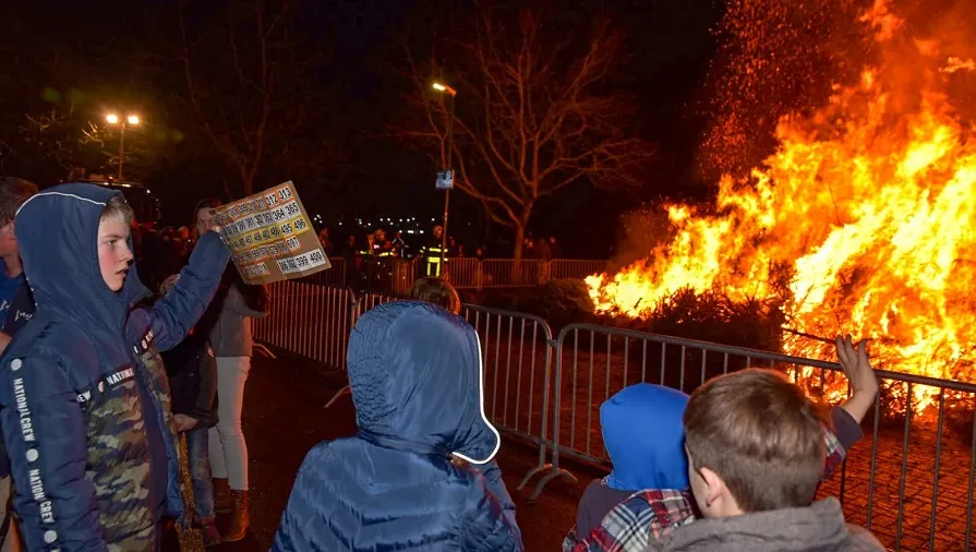 kerstboomverbranding gilze