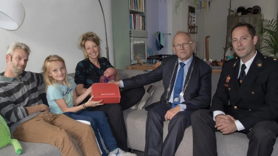 kraambezoek burgemeester