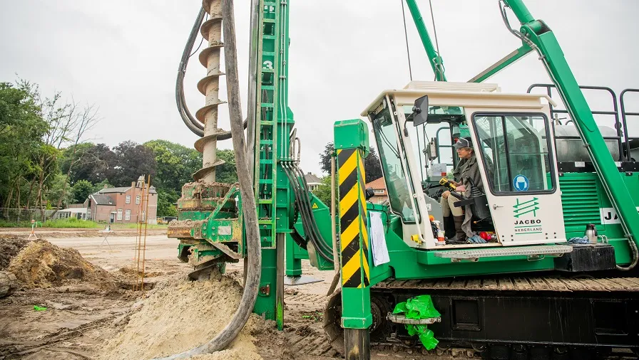 officiele moment eerste boorpaal centrumplan gilze 135344