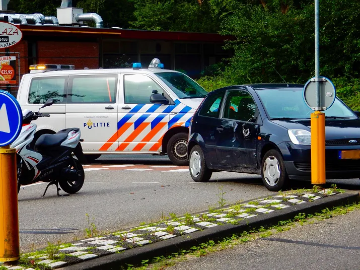 ongeluk scooter auto julianastraat rijen