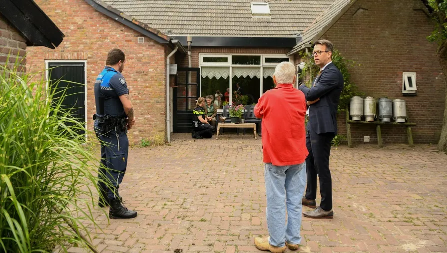 politieingesprekmetbewoners7 7 1141065