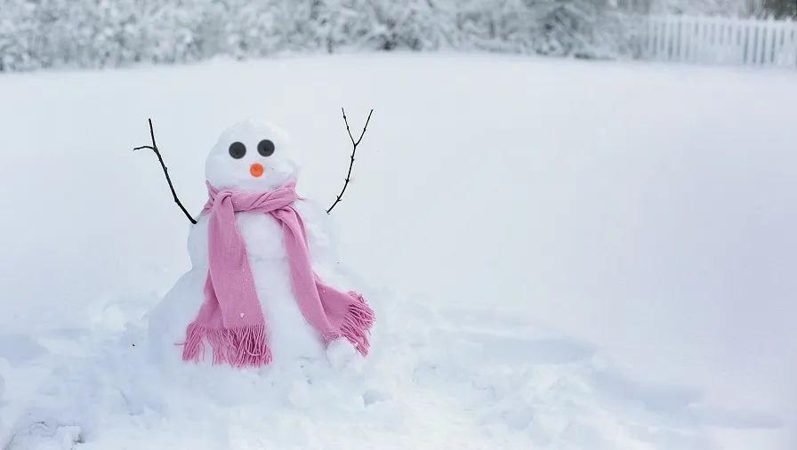 snow woman 1224041 1920