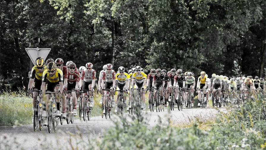 wielrenners ronde van spanje 2020 door gilzemolenschot n rijen