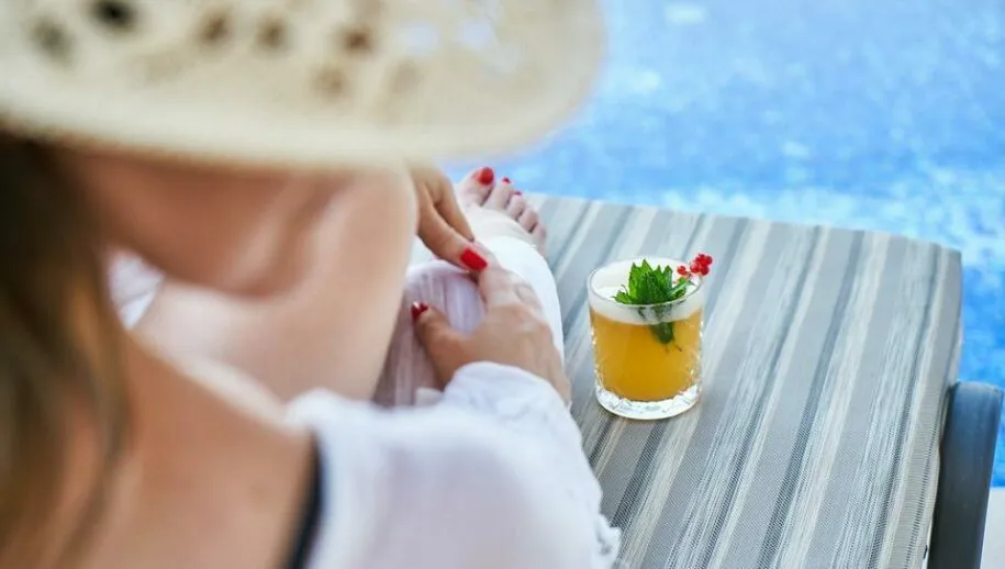 woman 4373078 960 720 915x518 1 915x518 1