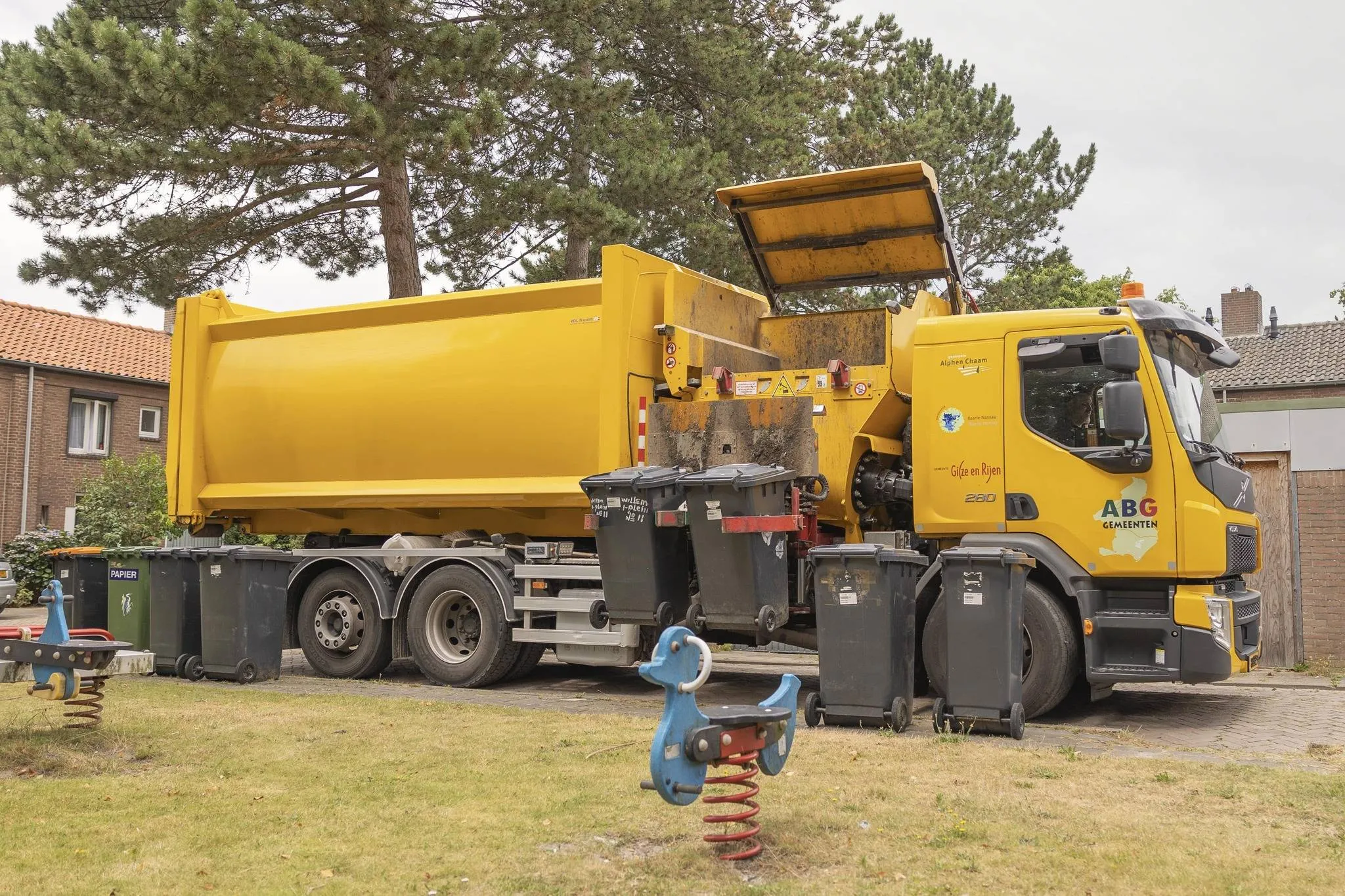 571045767_1235064775324131_8763938933824379385_n