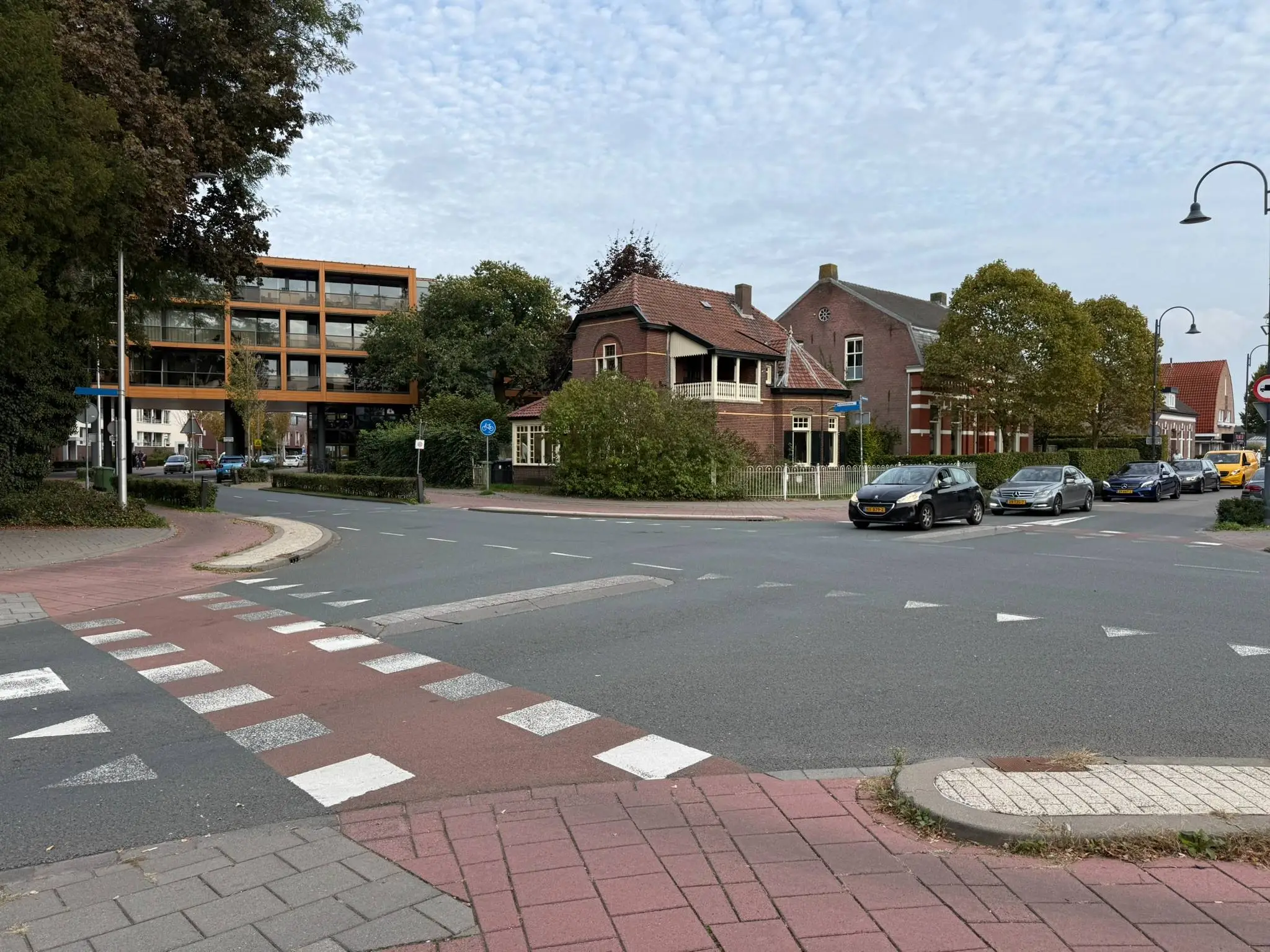 afbeelding Afsluiting kruispunt Stationsstraat-Constance Gerlingsstraat_foto vanaf kruising Stationsstraat