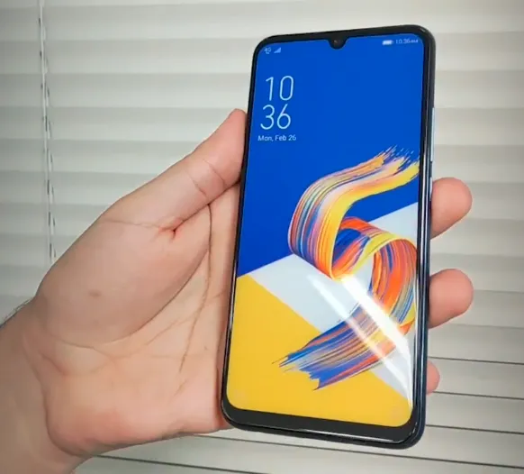 screenshot 2018 10 27 leaked asus zenfone 6 prototypes hint at display holes and triple camera setups5